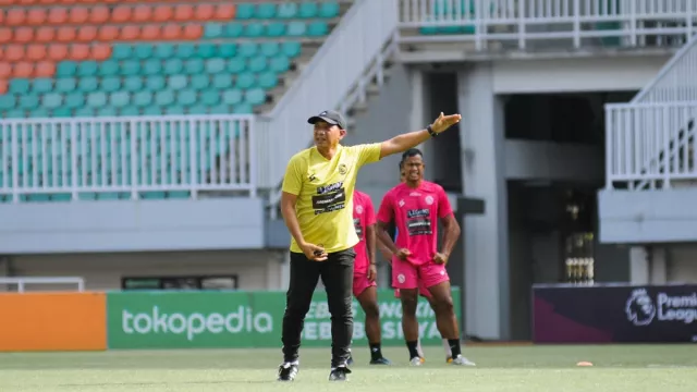 I Putu Gede Fokus Bangun Mental Pemain Jelang Lawan Persija Jakarta - GenPI.co JATIM