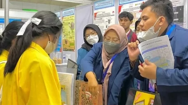 Keren, Cak! Brem Kulit Durian Lambungkan Nama Unair di Thailand - GenPI.co JATIM