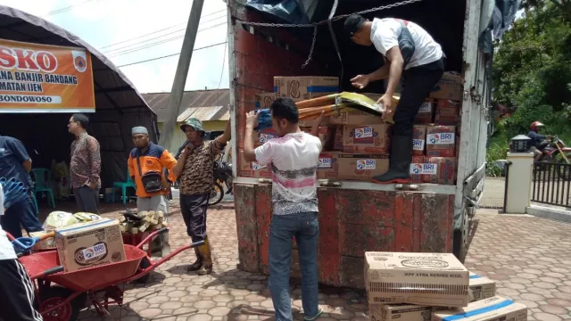 Tanggap Bencana Banjir Ijen Bondowoso, BRI salurkan Bantuan Bagi Warga Terdampak - GenPI.co JATIM