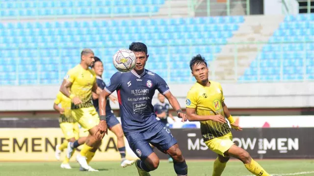 I Putu Gede Puji Setinggi Langit Striker Arema FC Dedik Setiawan, Simak Alasannya - GenPI.co JATIM
