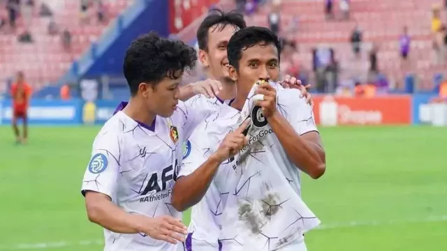 Pelatih Persik Divaldo Alves Beri Sinyal Pertahankan Formasi Terbaik Lawan Arema FC - GenPI.co JATIM