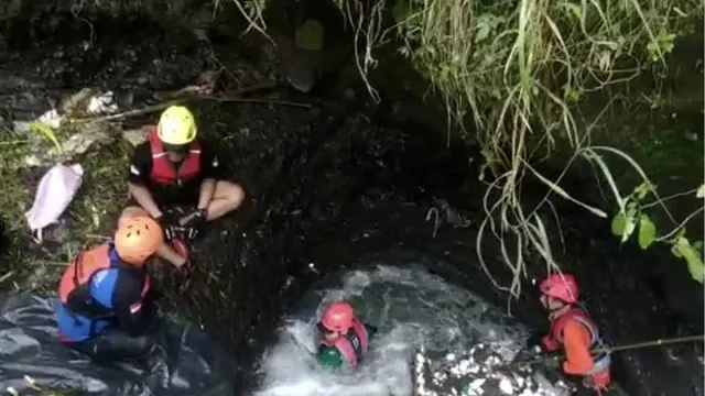6 Hari Pencarian, Balita Hilang Terseret Arus Sungai Brantas Belum Ketemu - GenPI.co JATIM