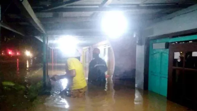 Hujan Lebat, 613 Rumah di 4 Desa Situbondo Terendam Banjir - GenPI.co JATIM