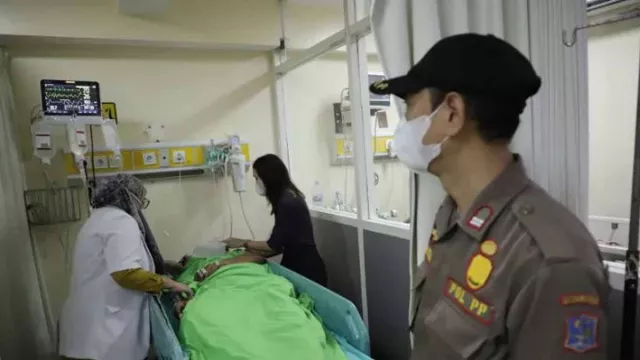 1 Anggota Satpol PP Surabaya Korban Kecelakaan Pulang, 2 Lainnya Masih Dirawat - GenPI.co JATIM