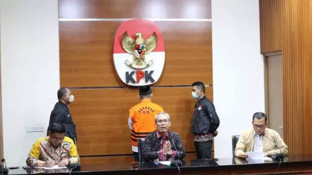 Eks Bupati Sidoarjo, Saiful Ilah Ditahan KPK, Tersangka Dugaan Gratifikasi - GenPI.co JATIM