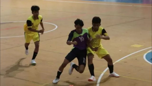 Kejuaraan Futsal Antar SMP 2023 Dimulai, Eri Cahyadi Ingatkan Jangan Ada Tawuran - GenPI.co JATIM