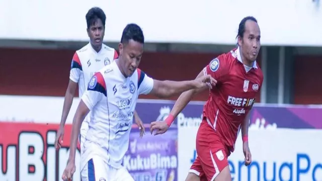 Arema FC Imbang Lawan Persis Solo, Pelatih dan Pemain Kompak Kritik Wasit - GenPI.co JATIM