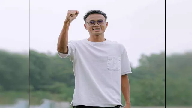 Potret Pamitan Koko Ari Araya Saat Latihan Persebaya, Penuh Keakraban - GenPI.co JATIM