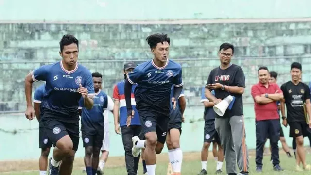 Arema FC Gelar 6 Tes Fisik Pemain, Persiapan Liga 1 2023-2024 - GenPI.co JATIM