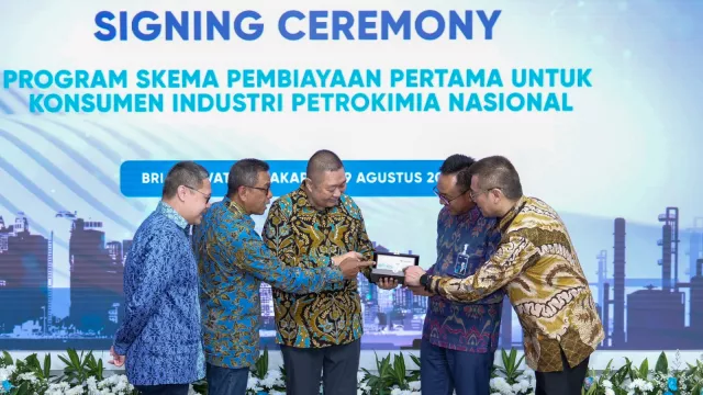 BRI dan Chandra Asri Sepakat Tingkatkan Rantai Pasok Industri Petrokimia Nasional - GenPI.co JATIM