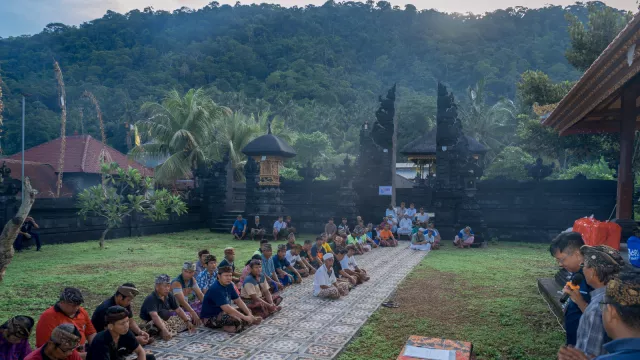 Hari Raya Nyepi, BRI Peduli Bagikan bantuan Sembako di Bali - GenPI.co JATIM