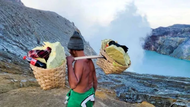 Pembayaran Tiket Masuk Wisata Kawah Ijen Mulai Layani Nontunai - GenPI.co JATIM