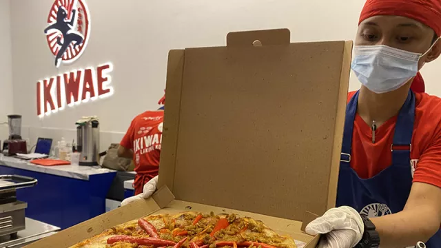 Pizza Sambalado Penuh Cabai dari Ikiwae, Berani Coba? - GenPI.co JATIM