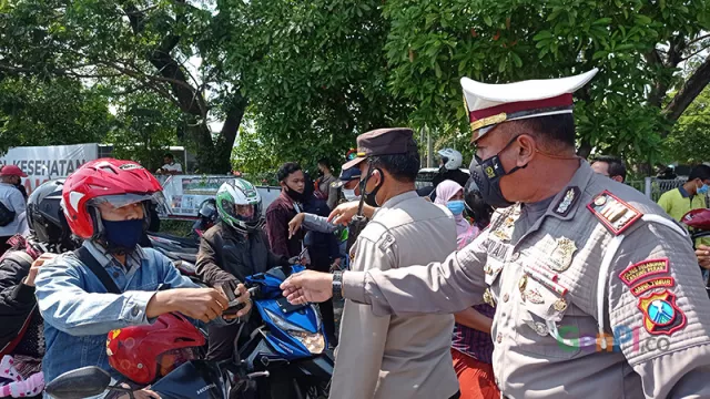 Pengendara Kecewa Penyekatan Suramadu Timbulkan Kemacetan - GenPI.co JATIM