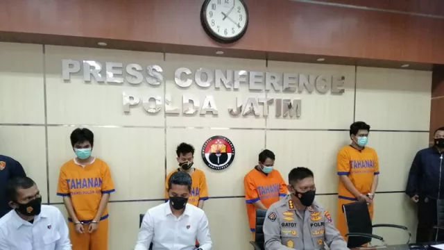 Demi Bit Coin, 4 Mahasiswa Coreng Nama Indonesia - GenPI.co JATIM Demi Bit Coin, 4 Mahasiswa Coreng Nama Indonesia - GenPI.co JATIM