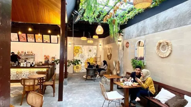 Manisnya Manisae, Kafe dengan Konsep Bohemian dan Industrial - GenPI.co JATIM