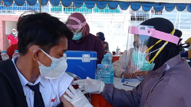 Vaksinasi Anak 12 Tahun ke Atas Surabaya Mulai, Begini Situasinya - GenPI.co JATIM