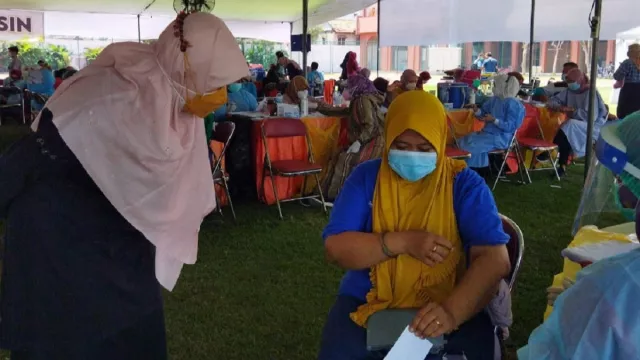 Vaksin Habis, Pemkot Surabaya Tunggu Kiriman - GenPI.co JATIM