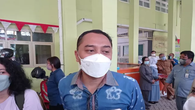 Covid-19 Surabaya Turun Level 2, Eri Cahyadi: Ojo Kendor Prokes! - GenPI.co JATIM
