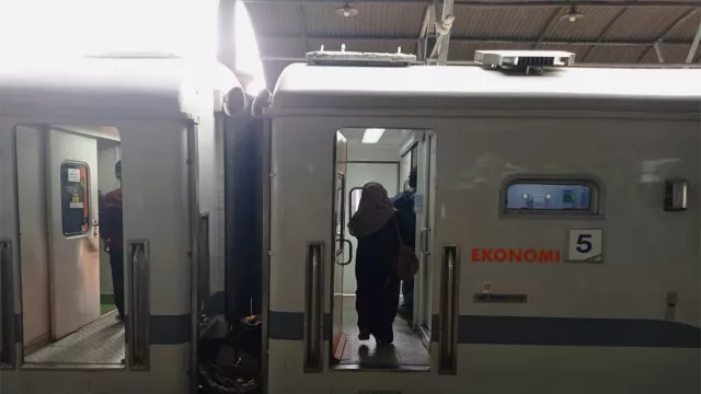 Jadwal dan Harga Tiket Kereta Malang-Yogayakarta Tengah Desember - GenPI.co JATIM