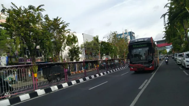 Akhirnya! Bus Trans Semanggi Suroboyo Beroperasi, Cek Rutenya - GenPI.co JATIM