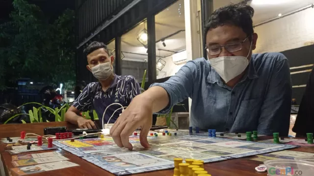 Komunitas Warewolf Jawa Timur Beberkan Serunya Board Game - GenPI.co JATIM
