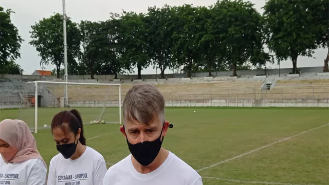 Peserta Diklat Sepak Bola Surabaya Kedatangan Dubes Inggris - GenPI.co JATIM