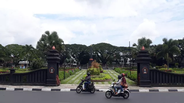 Alun-Alun Tugu Ikon Haritage Malang, Renovasi Dilakukan Hati-Hati - GenPI.co JATIM