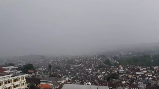 Cuaca Jawa Timur Hari ini, Malang dan Probolinggo Waspada Turun Hujan - GenPI.co JATIM