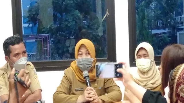 Pemkot Surabaya Tunggu Kiriman Vaksin, Harap Sabar - GenPI.co JATIM
