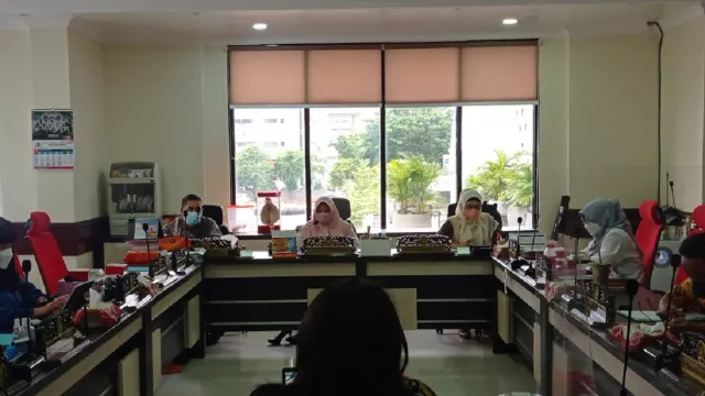 Anggaran Rp72 Miliar Seragam Gratis Surabaya Bisa Saja Kurang - GenPI.co JATIM