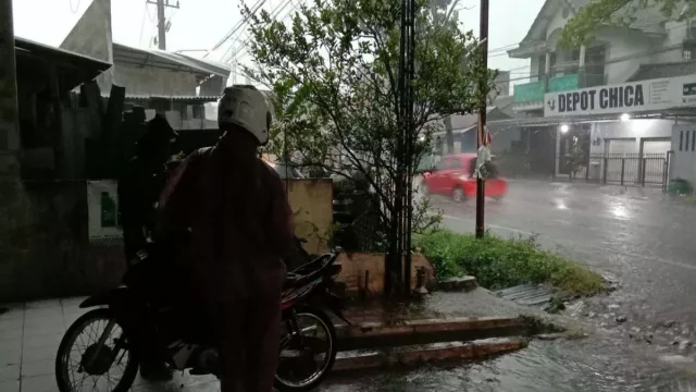Hujan Deras di Kota Malang, 5 Kecamatan Banjir - GenPI.co JATIM