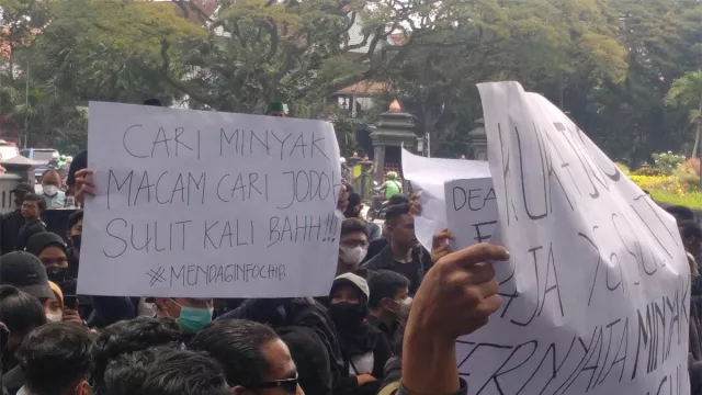 Demo 11 April, Mahasiswa di Surabaya Masih Konsolidasi - GenPI.co JATIM