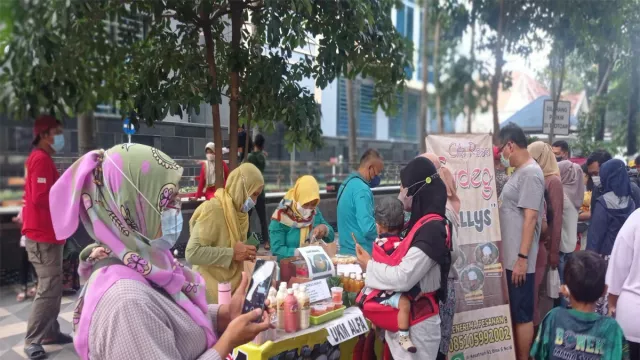 CFD Surabaya, Berkah Ramadan Bagi Pedagang UMKM - GenPI.co JATIM