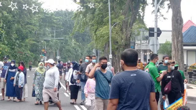 Warga Luar Surabaya Turut Ramaikan Kembalinya CFD Jalan Darmo - GenPI.co JATIM