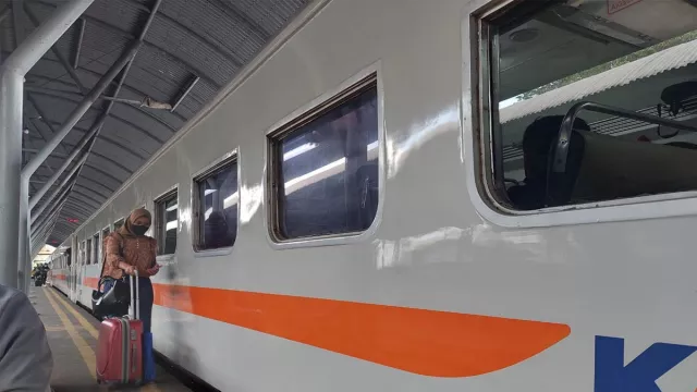 Jadwal dan Harga Tiket Kereta Api Surabaya-Bandung Akhir Agustus 2022 - GenPI.co JATIM