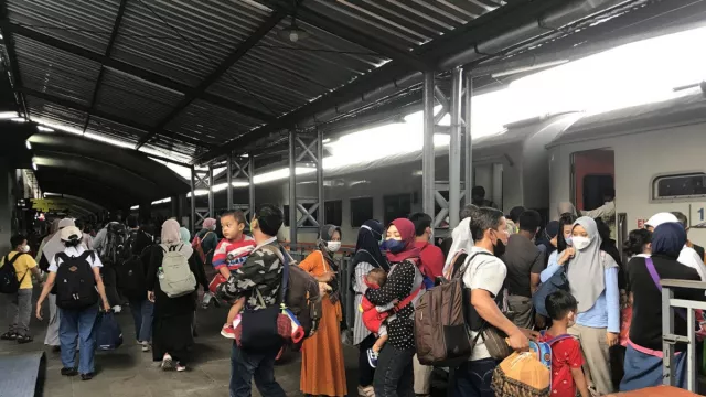 PT KAI Tambah 2 Rangkaian Kereta Api Selama Libur Sekolah - GenPI.co JATIM