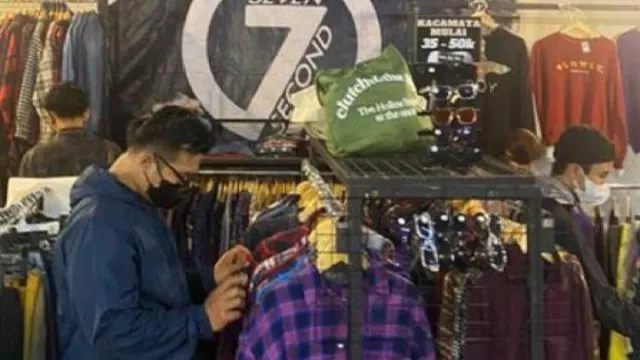 Bisnis Thrifting Masih jadi Tren di Malang, bak Mencari Emas - GenPI.co JATIM