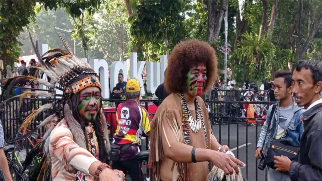 Tokoh Unik dan Lucu Hadir di CFD Surabaya, Siap Hibur Warga - GenPI.co JATIM