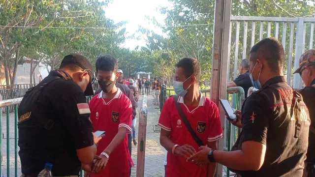 Pelatih Timnas Vietnam U-19 Terpukau dengan Aksi Suporter di Stadion GBT - GenPI.co JATIM