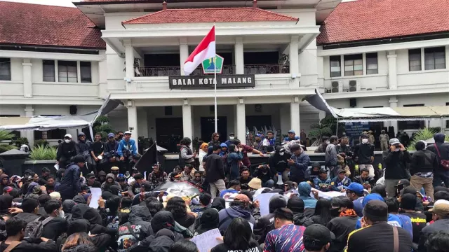 Bertemu Aremania, Wali Kota Malang Sutiaji Berikan Kabar Melegakan - GenPI.co JATIM