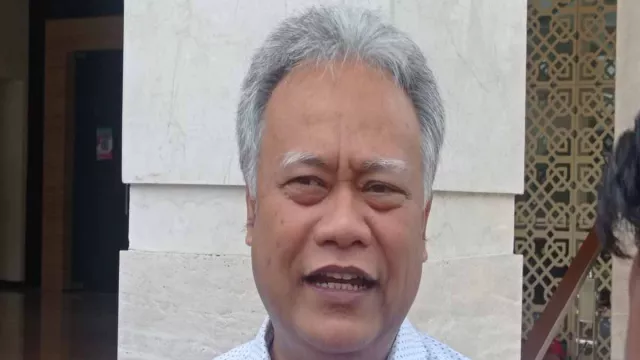 DSDABM Kota Surabaya Tak Segan Potong Kabel Bodong, Jangan Sembarangan Pasang - GenPI.co JATIM