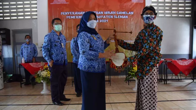 Semangati Kelompok Seni, Pemkab Sleman Beri Bantuan Gamelan - GenPI.co JOGJA