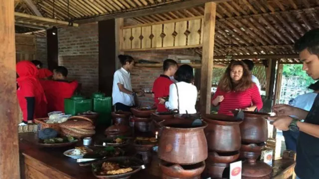 Menyantap Kuliner Desa di Cengkir Heritage Resto and Coffe - GenPI.co JOGJA