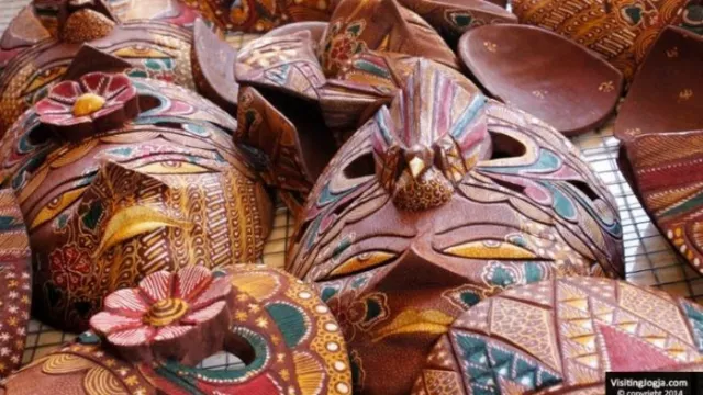 Belajar Membuat Topeng Kayu Batik di Desa Wisata Bobung - GenPI.co JOGJA