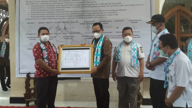Wawali Yogyakarta Resmikan Singosaren jadi Kampung Pantib ke-102 - GenPI.co JOGJA