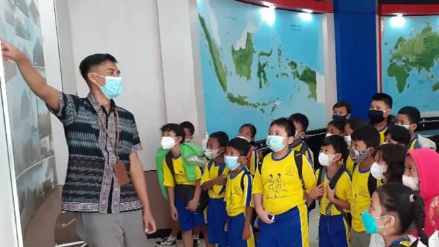 Asyiknya, Siswa SLB di Sleman Diajak ke Museum Gunungapi Merapi - GenPI.co JOGJA