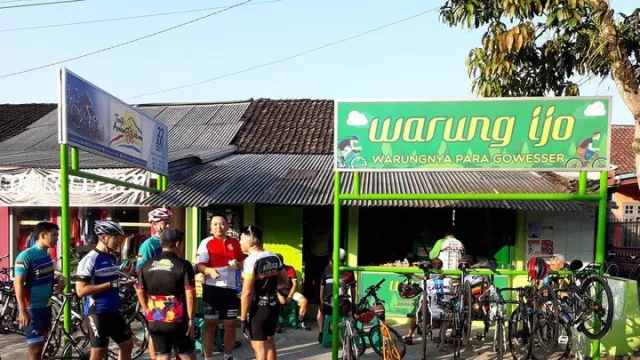 Warung Ijo, Warung Makan Favorit Para Pesepeda Yogyakarta Singgah - GenPI.co JOGJA