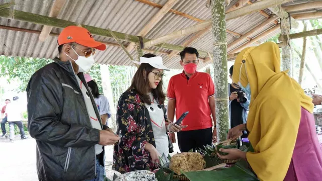 Kunjungi Desa Wisata Sleman, Mantan Gubernur DKI Jakarta Terpana - GenPI.co JOGJA