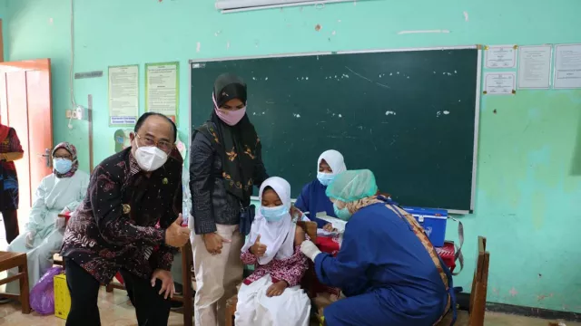 Ribuan Anak di Kulon Progo Ditunda Vaksinasi Covid-19 - GenPI.co JOGJA